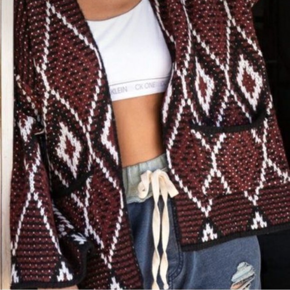 SOLD OUT New! POL Cozy Burgundy Chunky Knit Cardigan with Pockets - Picture 5 of 6